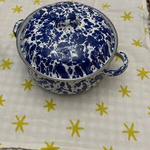 Golden Rabbit Cobalt Swirl Enamelware Dutch Oven.